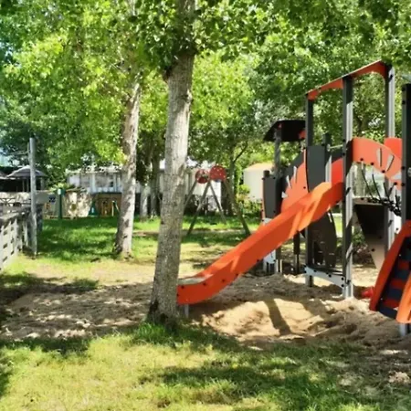 Campingplatz Mobil Accueillant - 6 Pers. - Api-1-52-2496 *